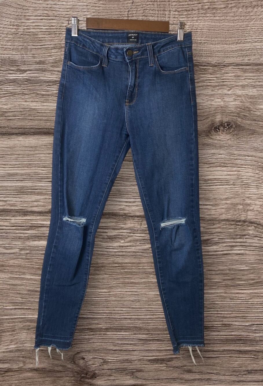 Just Black Women’s Dark Wash Tapered Leg Raw Hem Jeans Size 27
